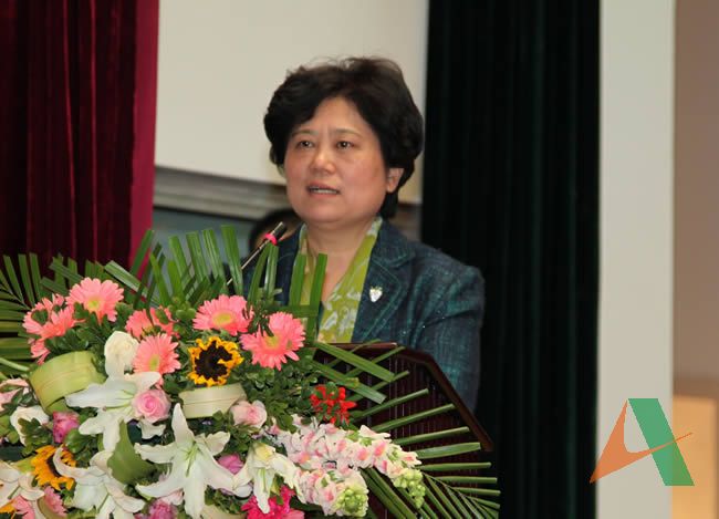 經驗交流會上，包括集團公司在內的5家省管企業在會上作典型交流發言。圖為集團公司黨委副書記、紀委書記李萍同志代表集團發言