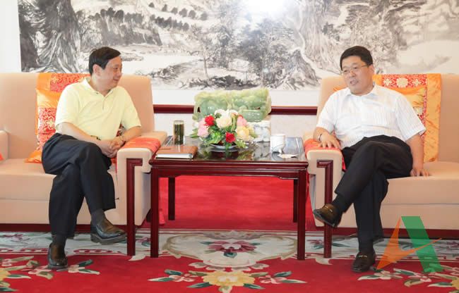 6月3日，集團公司總經理王玉君會見濟南市歷下區區委常委、常務副區長李光忠一行。集團公司副總經理馬驥、總經理助理于少明參加會見