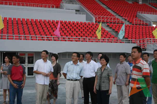 李萍書記一行視察援巴哈馬體育場