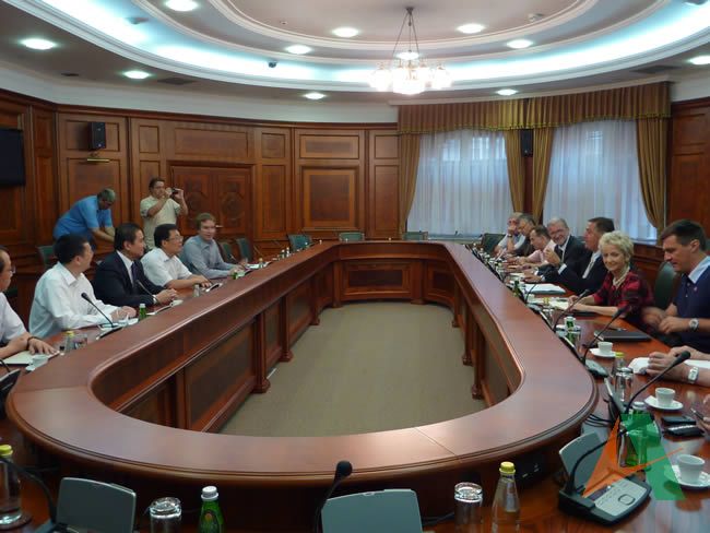 王玉君總經(jīng)理會見塞爾維亞基礎(chǔ)設(shè)施部部長