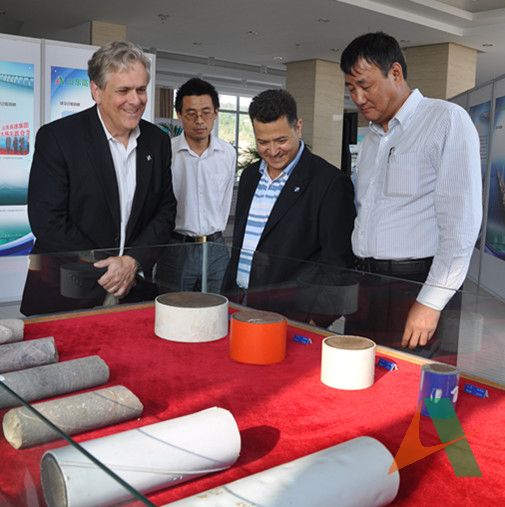 美國客人考察山東高速膠州灣大橋建設展廳