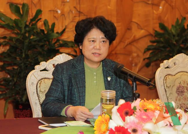 集團黨委副書記、紀委書記、工會主席李萍在開班式上作重要講話