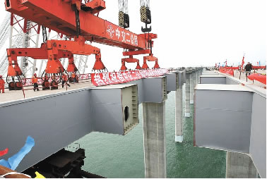 大沽河航道橋上午合攏