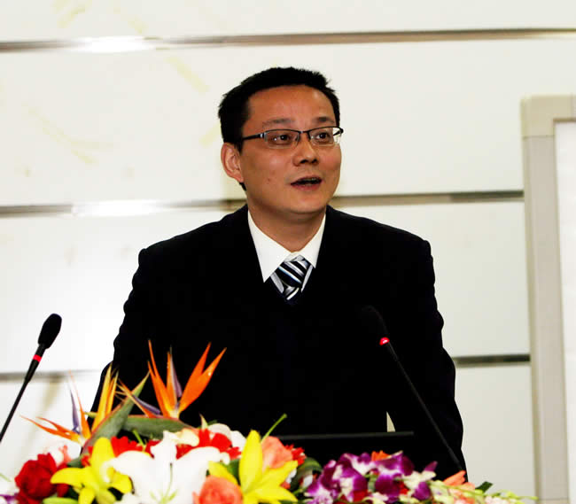 華夏基石管理咨詢公司副總經(jīng)理陶旭介紹管理咨詢項目情況